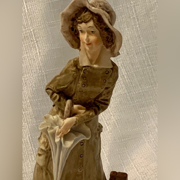 Vintage Victorian Proper Lady With Umbrella and Suitcase Ceramic Figurine - Picture 2 of 9